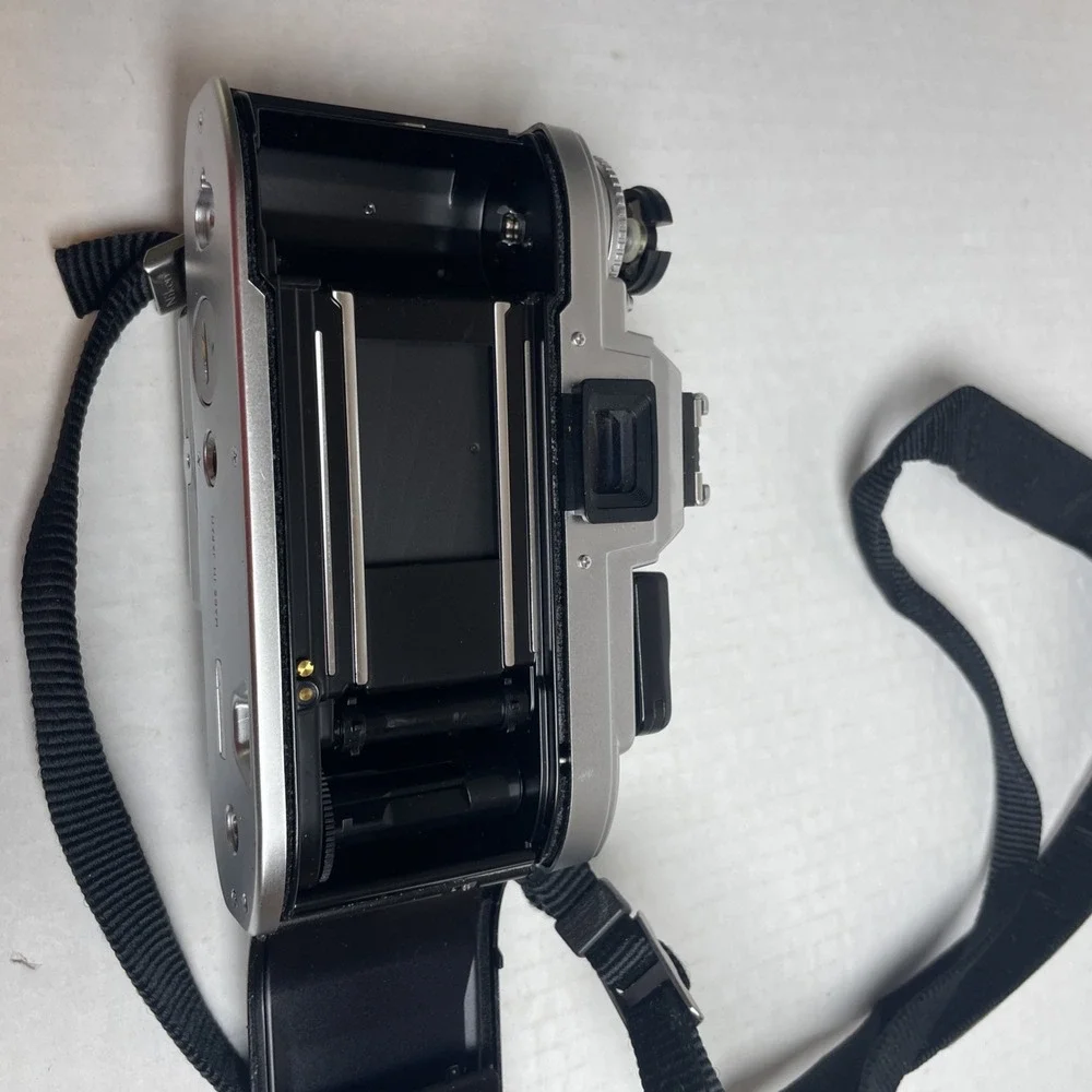Nikon FG F-G Chrome 35mm Film analog SLR camera body ONLY not working